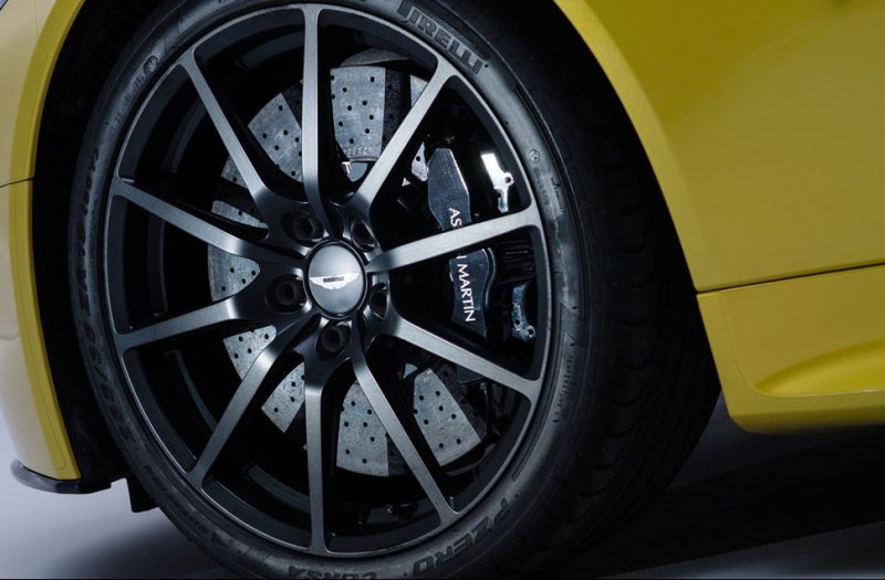Aston Martin V12 Vantage S
