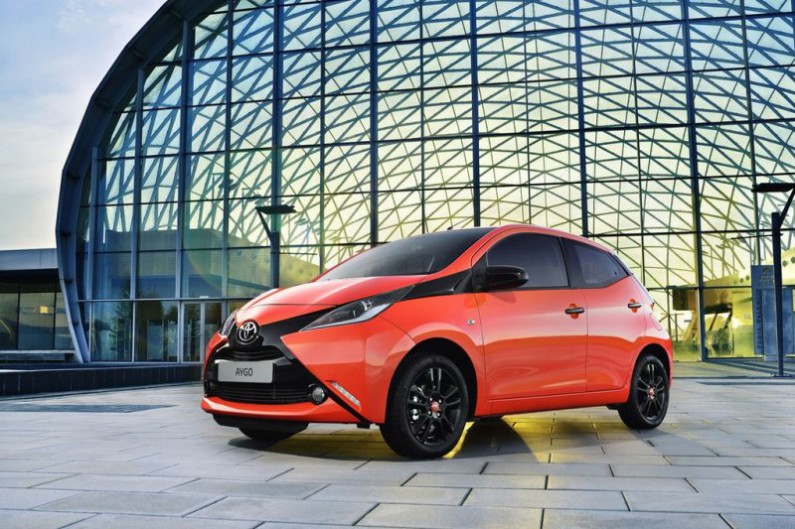 toyota aygo orange