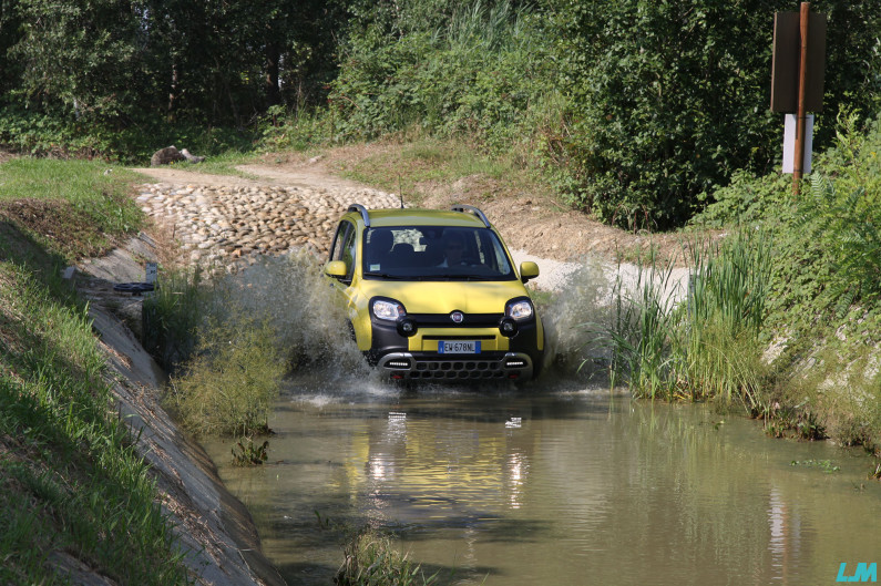 fiat panda cross eau