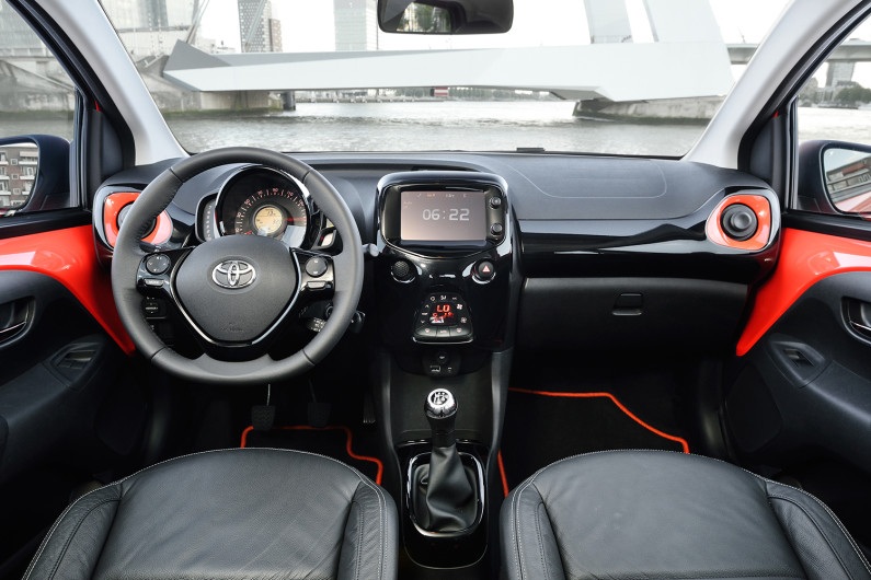 aygo 2014 interieur