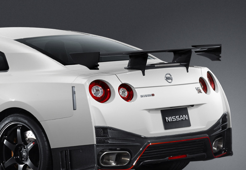 Nissan GT-­R 2015 NISMO Version