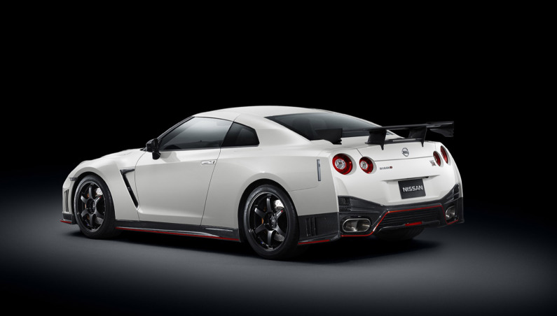 Nissan GT-­R 2015 NISMO Version