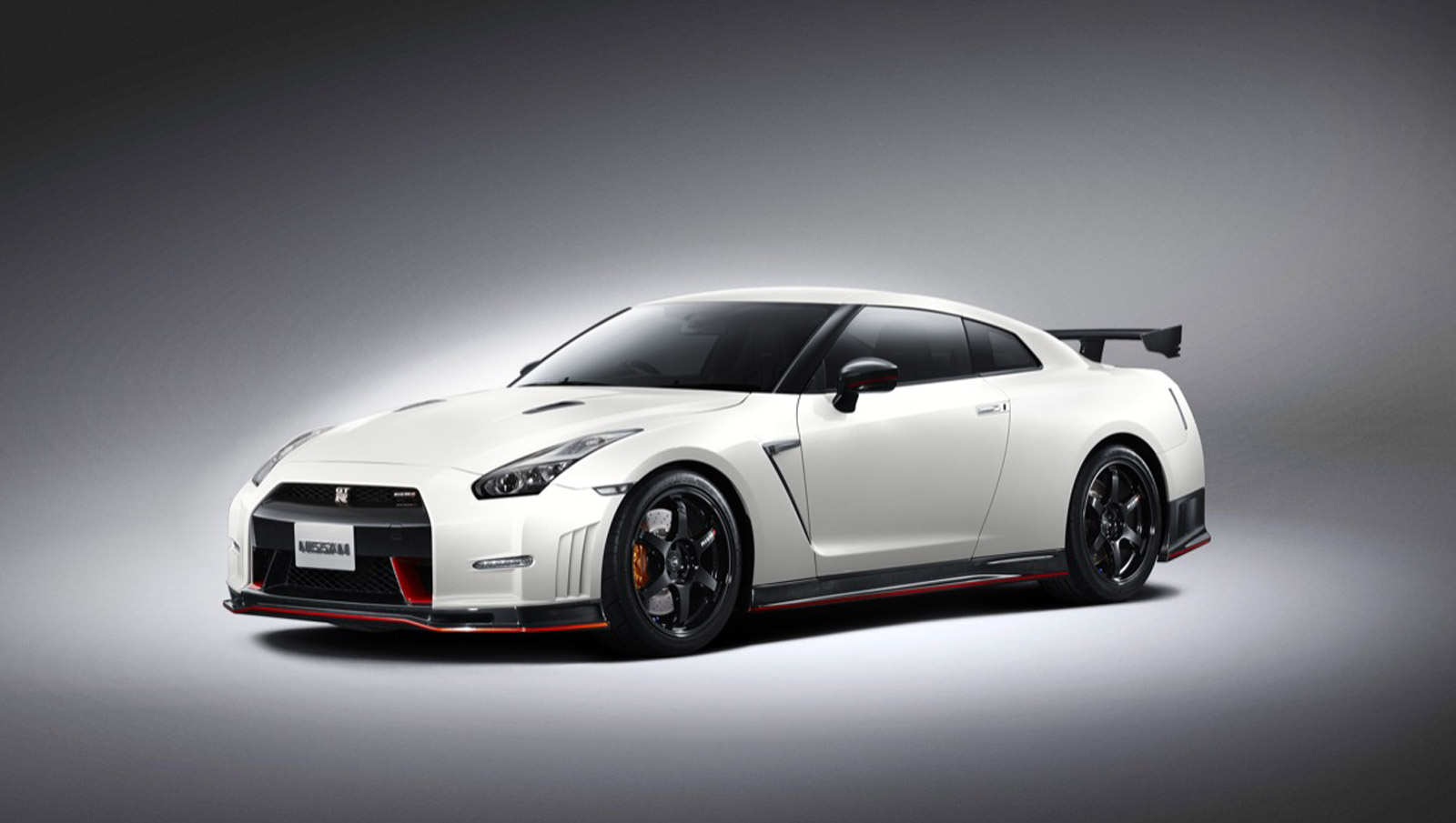 Nissan GT-­R 2015 NISMO Version