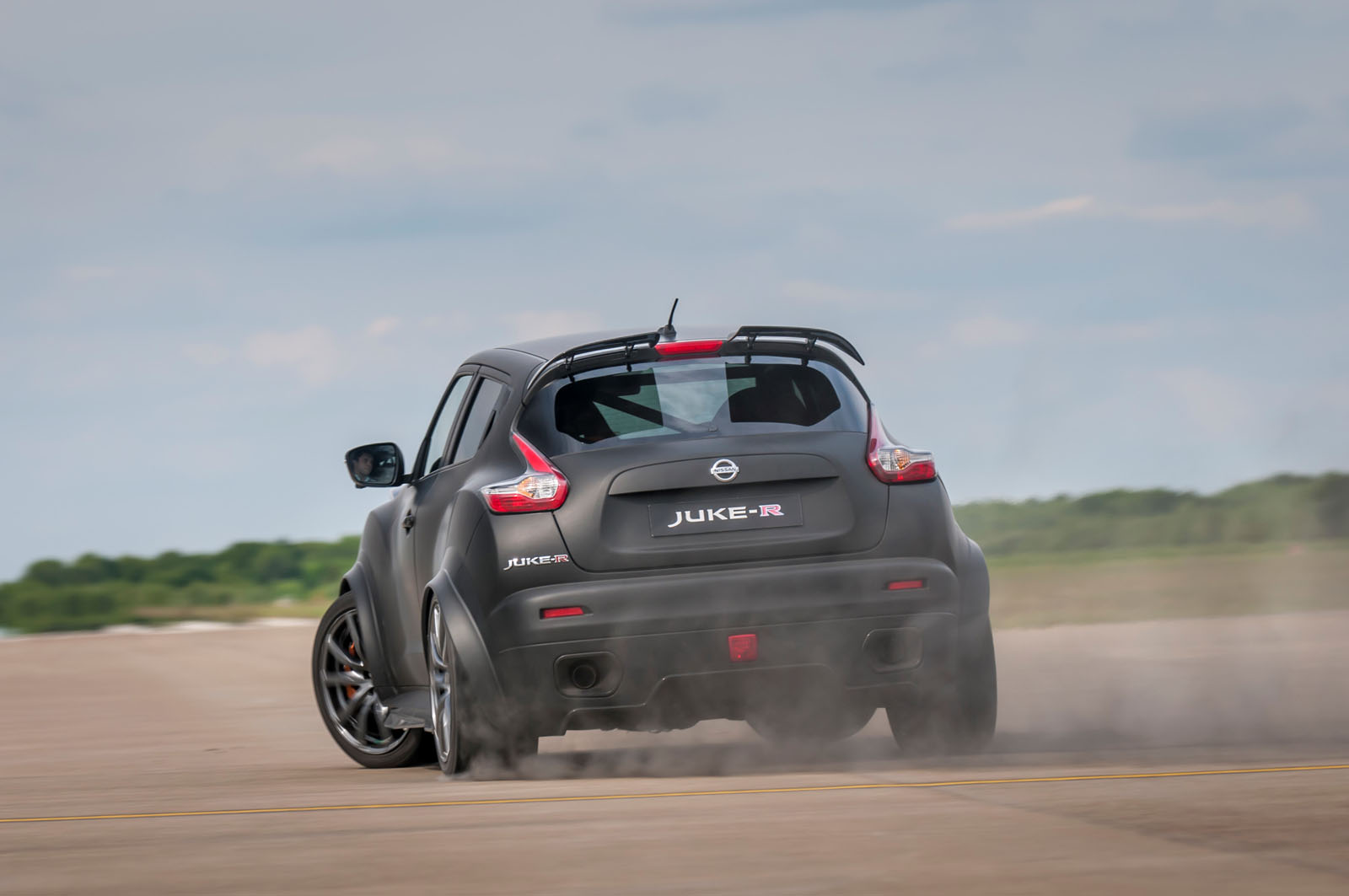 Nissan JUKE R 2.0