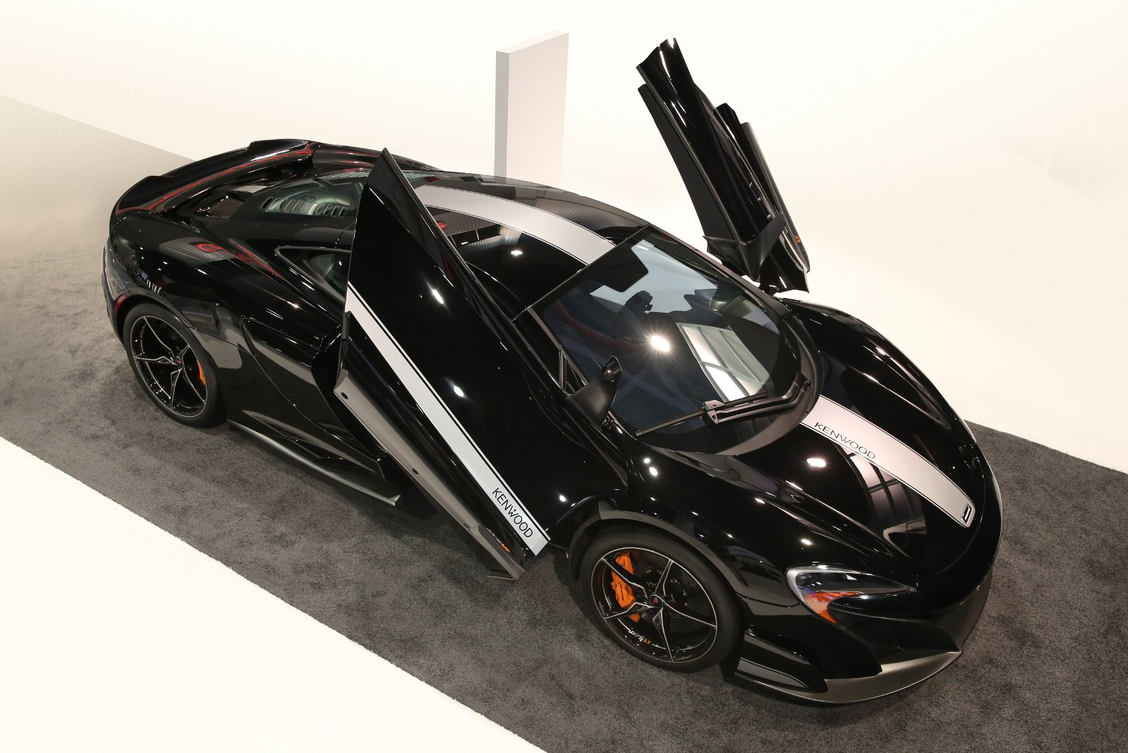 McLaren 675LT JVCKenwood McLaren 675LT JVCKenwood