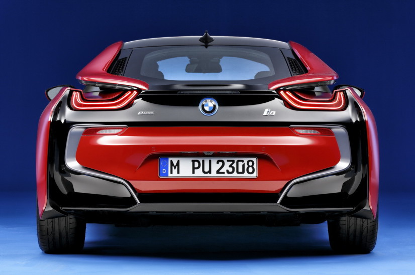 BMW i8 Protonic Red Edition