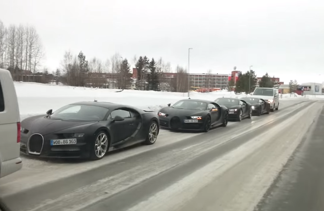 Bugatti Chiron sur neige Bugatti Chiron sur neige